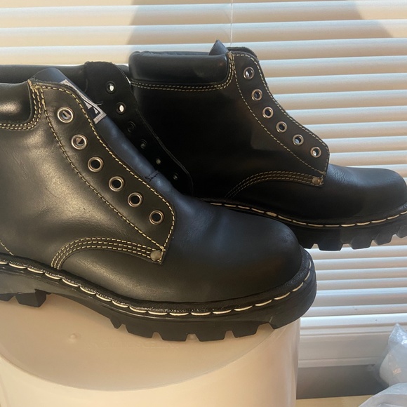 Roots TUFF Boots Mens 7 ( Women's 9 ) - Picture 7 of 9